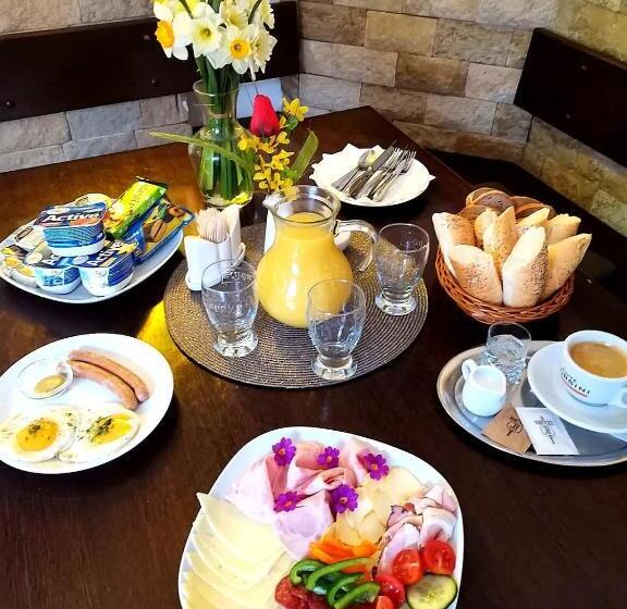 膳宿费 Excalibur Penzion A Restaurace