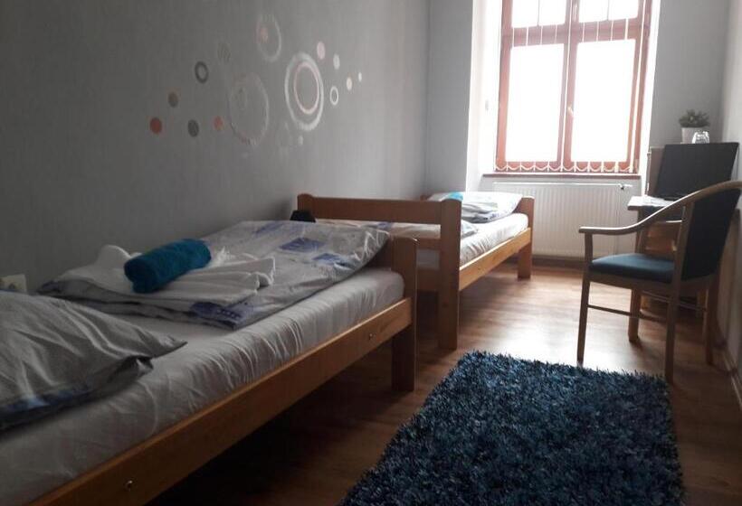 膳宿费 Excalibur Penzion A Restaurace