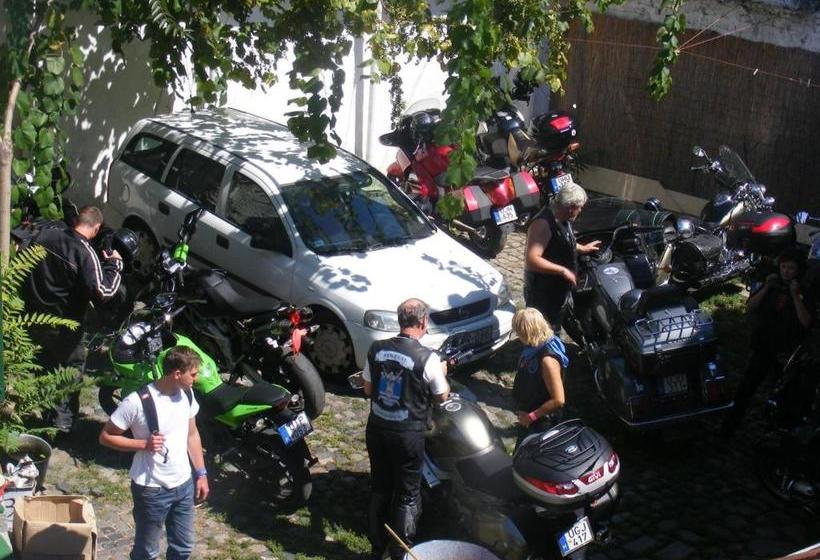 بنسيون Góbé Csárda