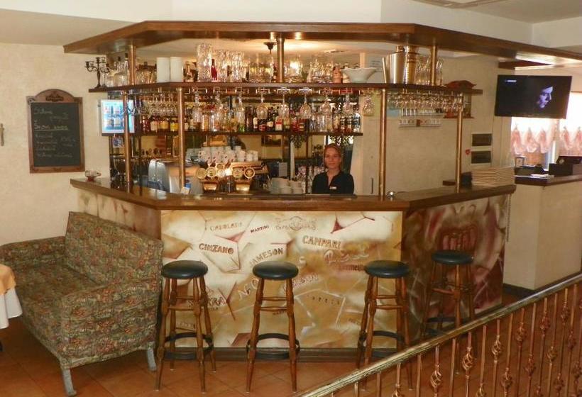 پانسیون Guest House Novus Rex