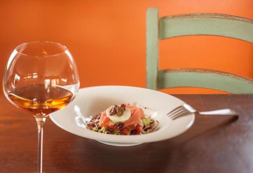 پانسیون Kabaj Wine & Dine