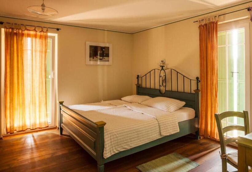 پانسیون Kabaj Wine & Dine