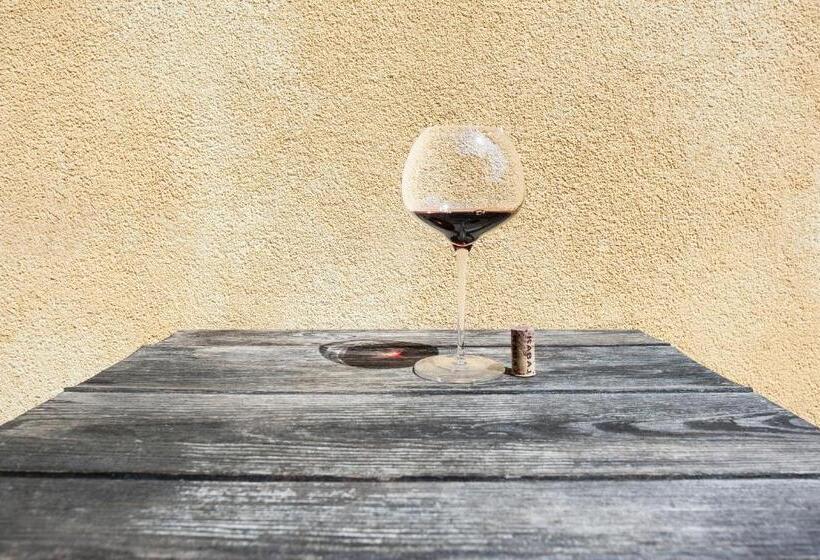 پانسیون Kabaj Wine & Dine