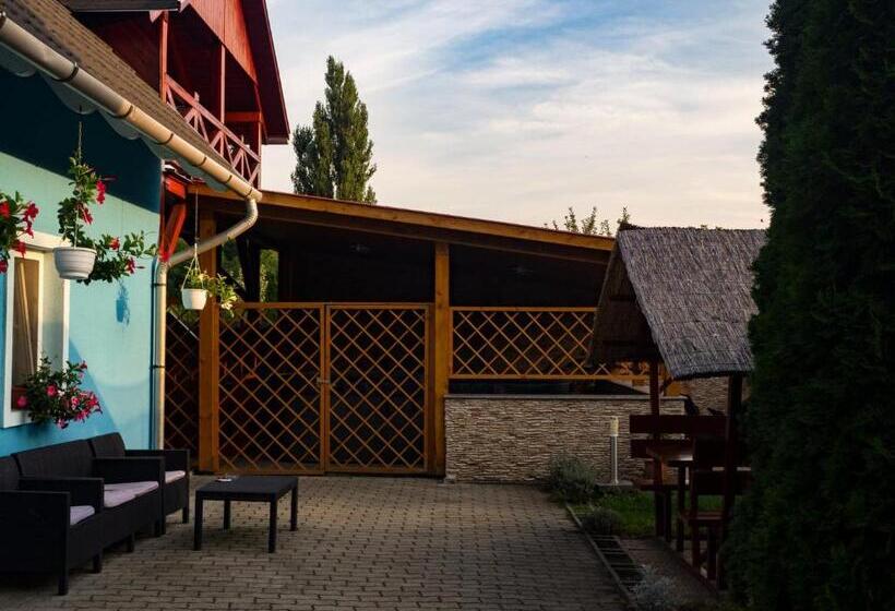 ペンション Kék Lagúna Wellness Apartmanok