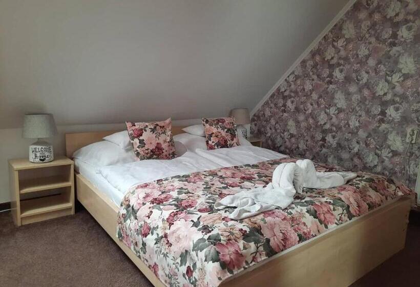 ペンション Kék Lagúna Wellness Apartmanok