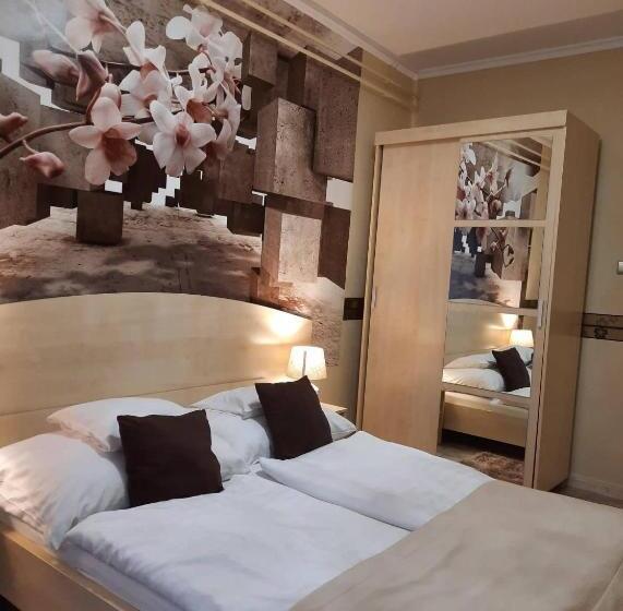 ペンション Kék Lagúna Wellness Apartmanok