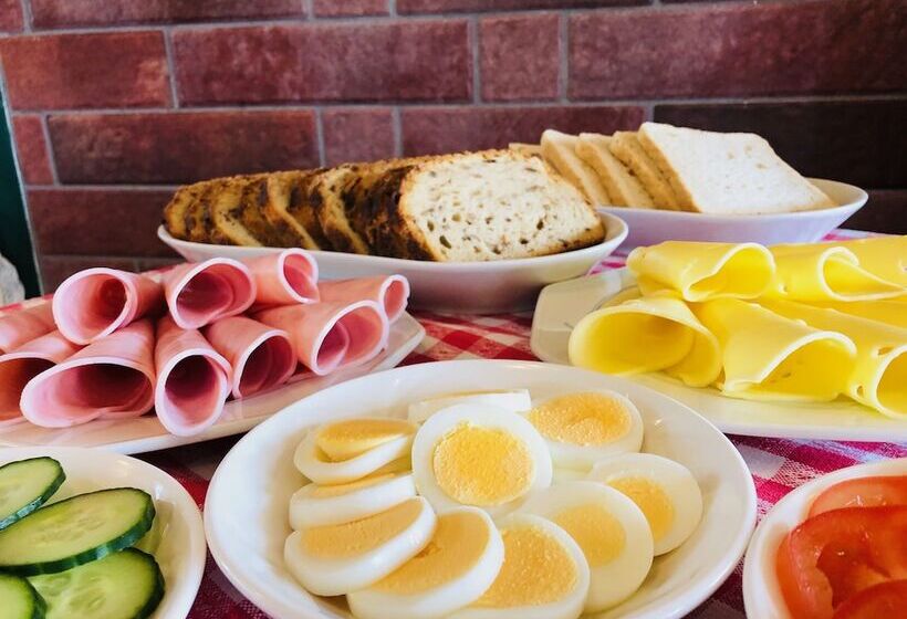 پانسیون Klara Guesthouse