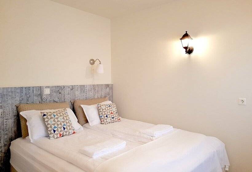 پانسیون Klara Guesthouse