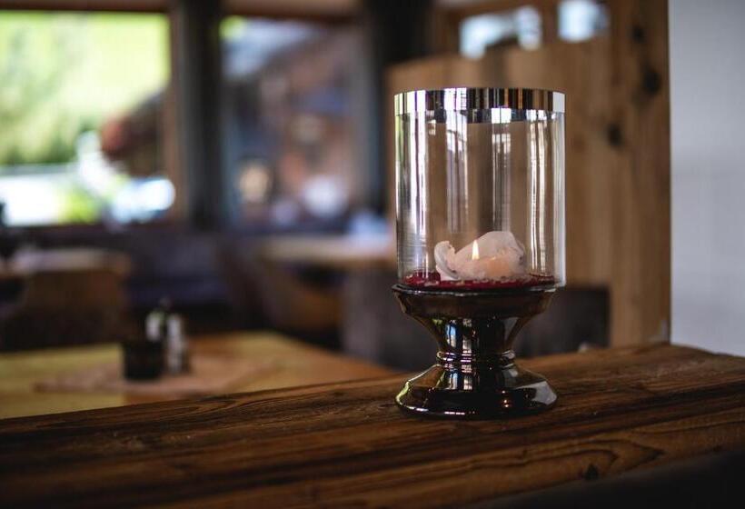 פנסיון Landhaus Neumayr