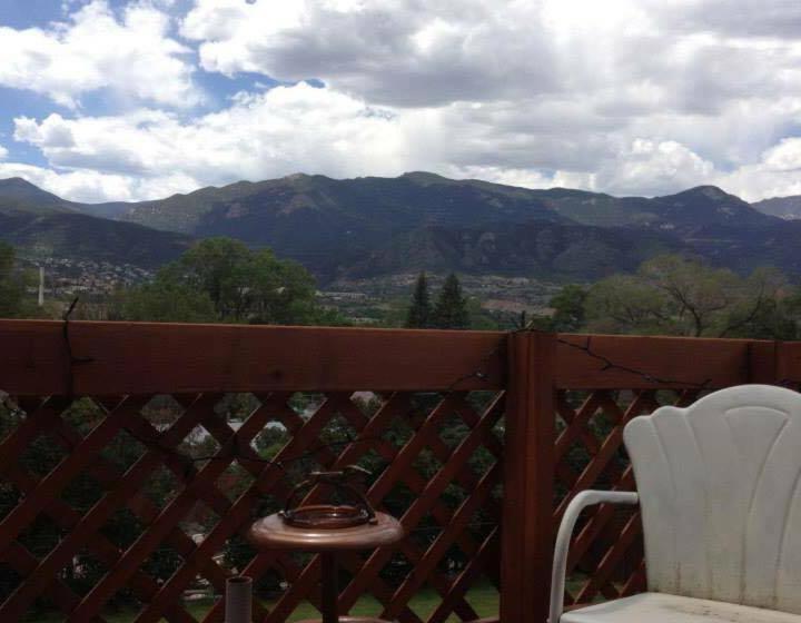 Пансион Mystic Portal 420 Guesthouse