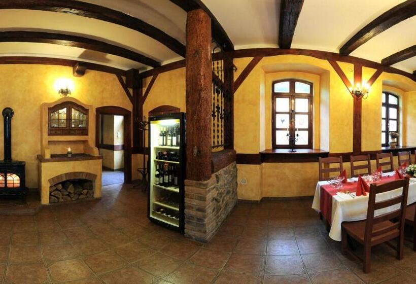 Пансион Penzion A Restaurace Nad Hradem