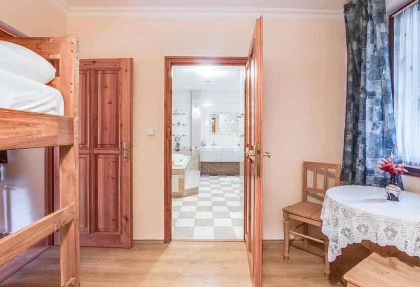 Пансион Penzion A Restaurace Nad Hradem