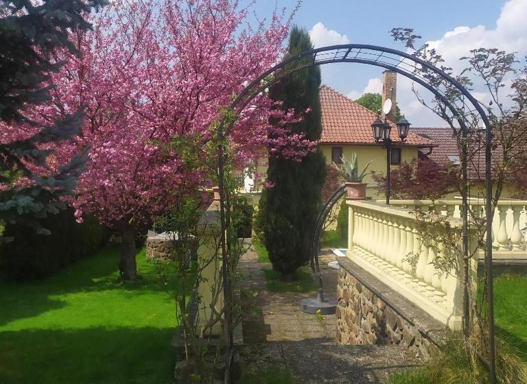 Пансион Penzion A Restaurace Nad Hradem