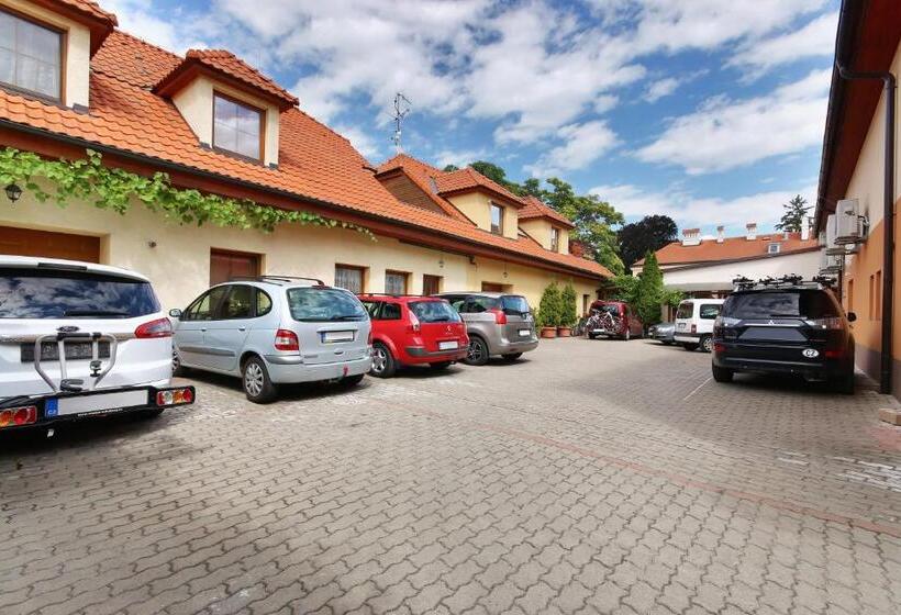 펜션 Penzion U Zamku