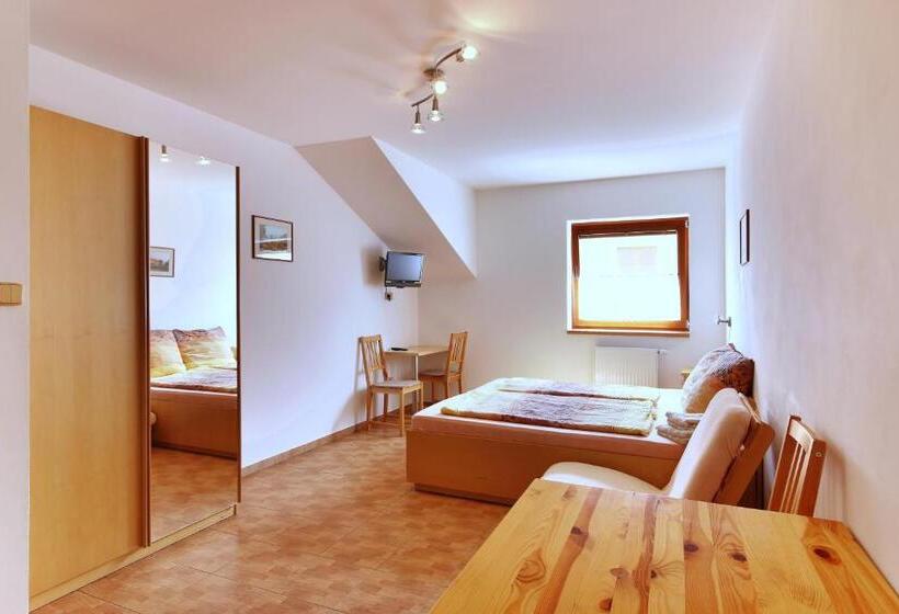 펜션 Penzion U Zamku