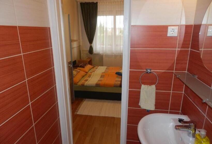 پانسیون Rt Home Vendégház