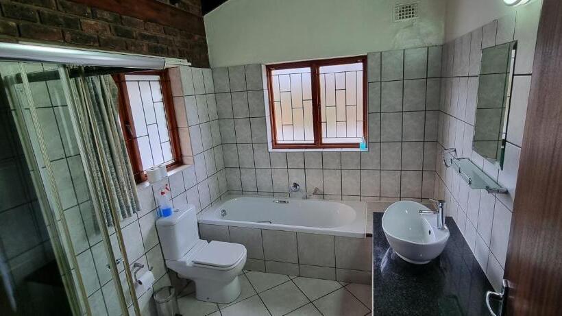 پانسیون Salt River Lodge