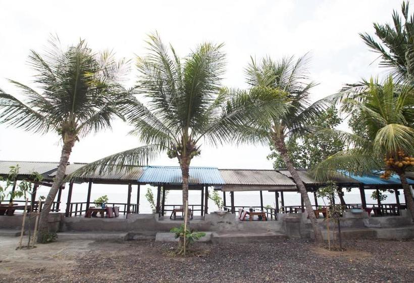 פנסיון Tanjung Alam