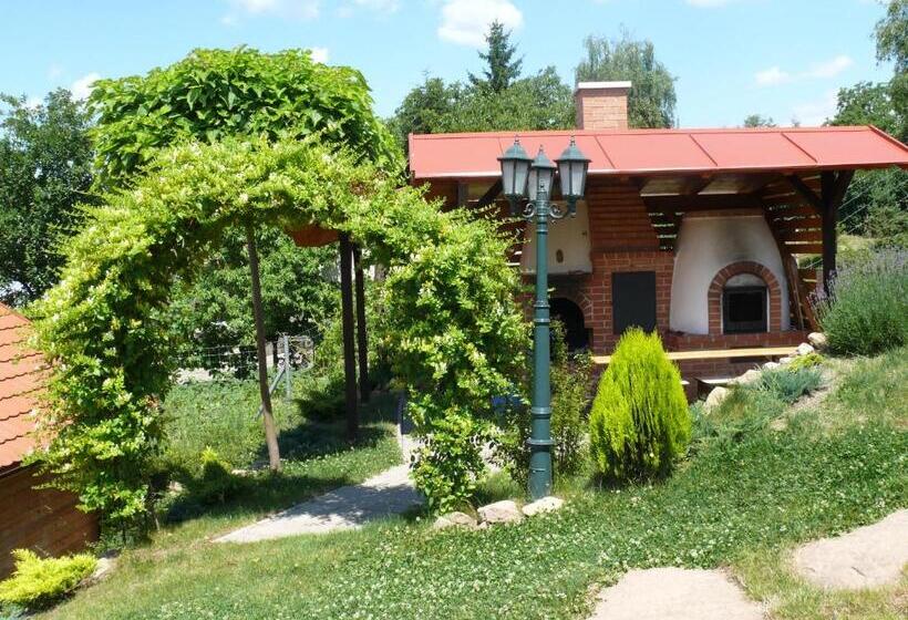 بنسيون Tip Top Lak Vendégház