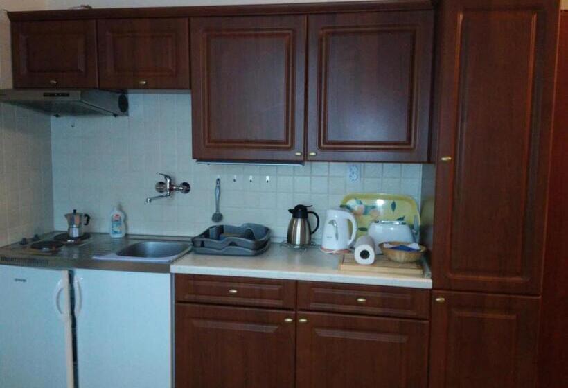 بنسيون Tip Top Lak Vendégház