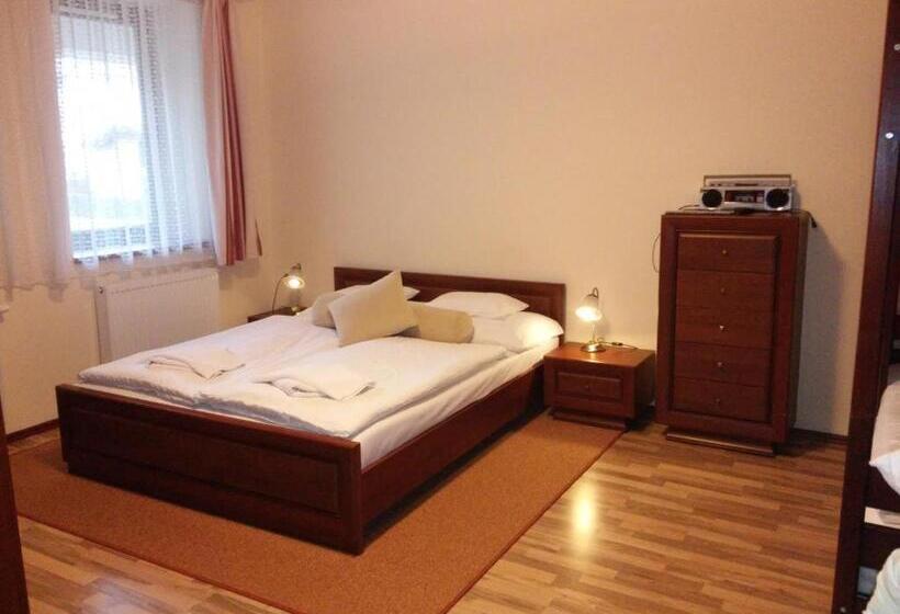 بنسيون Tip Top Lak Vendégház