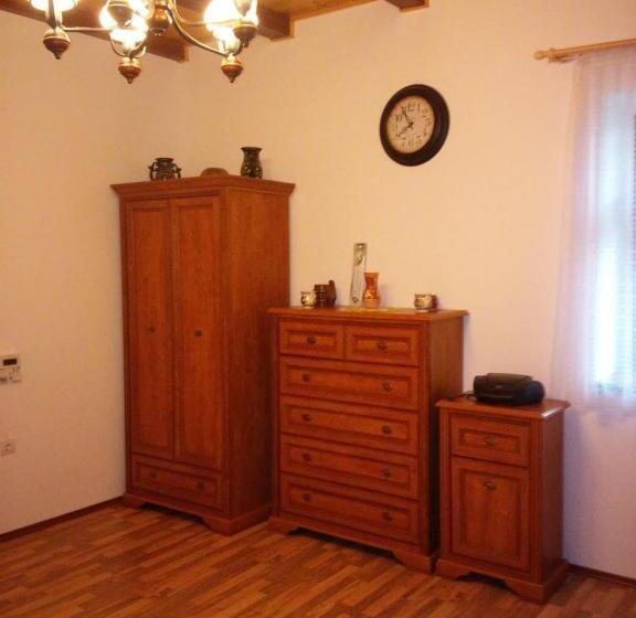 بنسيون Tip Top Lak Vendégház