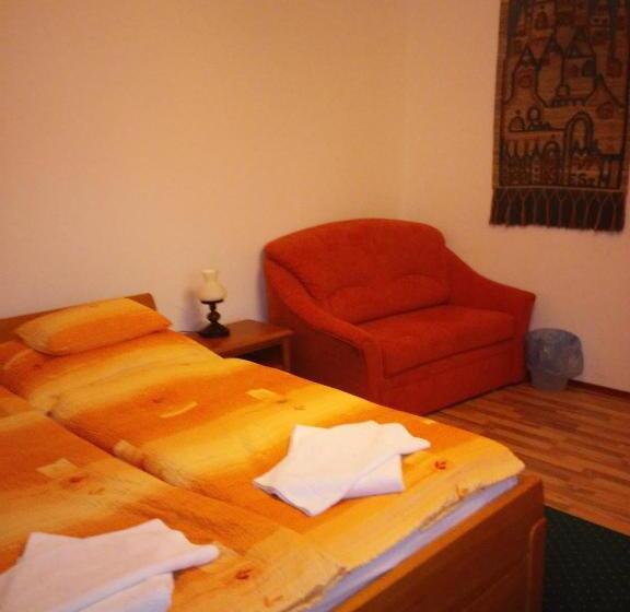 بنسيون Tip Top Lak Vendégház