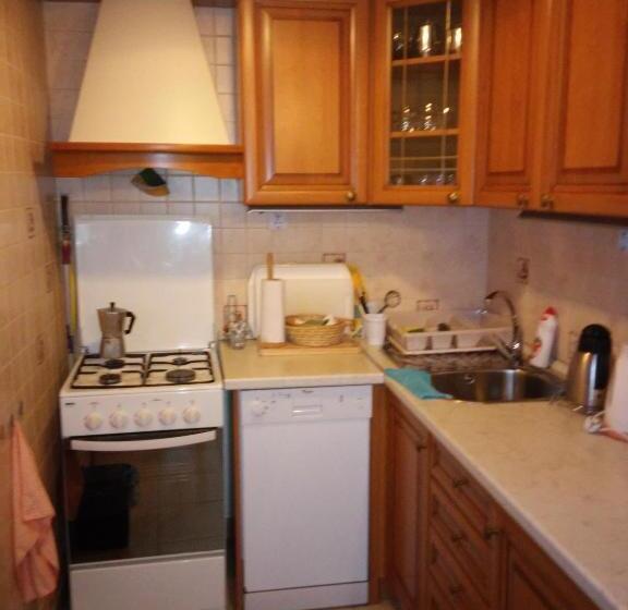 بنسيون Tip Top Lak Vendégház