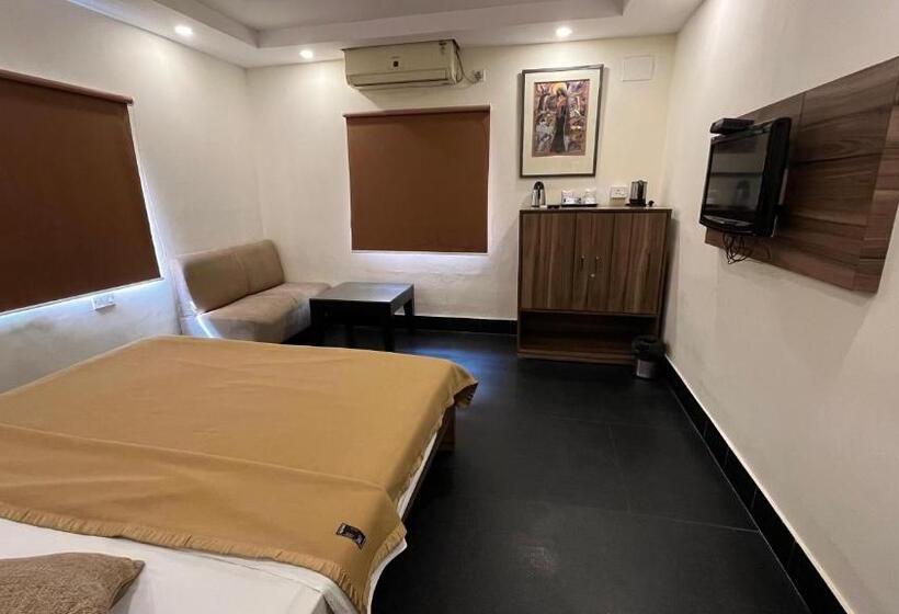 بنسيون Wise Owl Comfotel