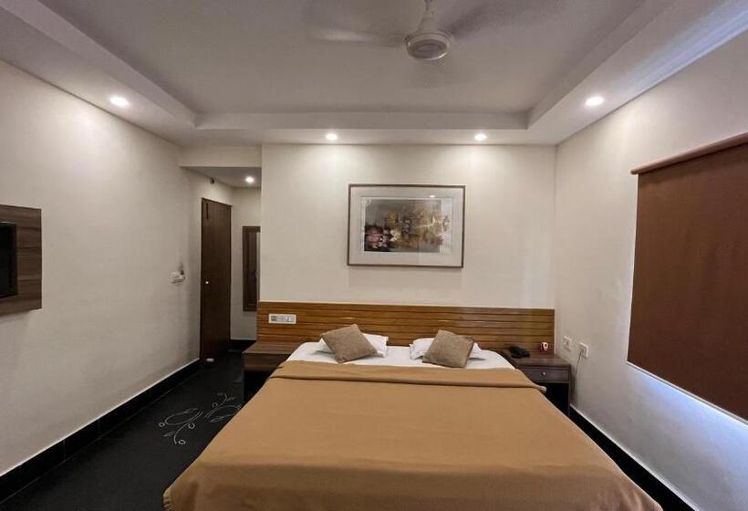 بنسيون Wise Owl Comfotel