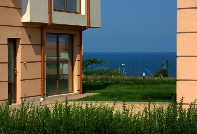 Seagarden Villa Resort