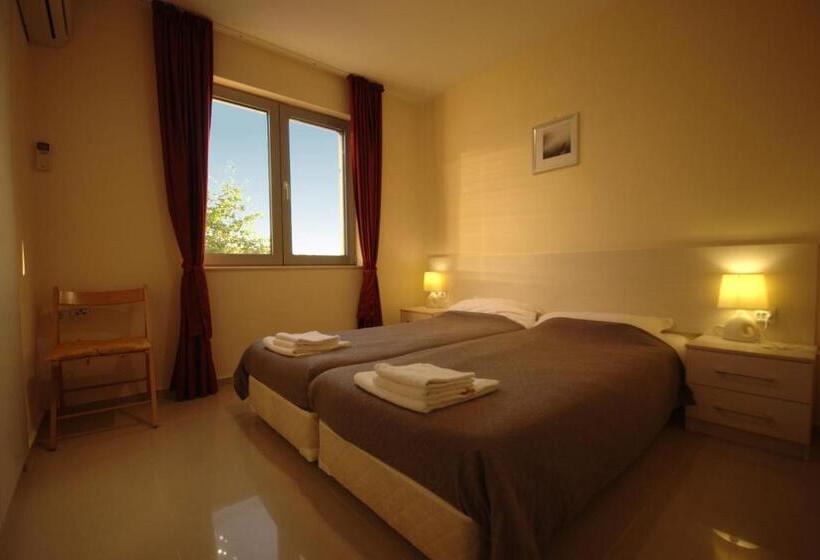 Seagarden Villa Resort