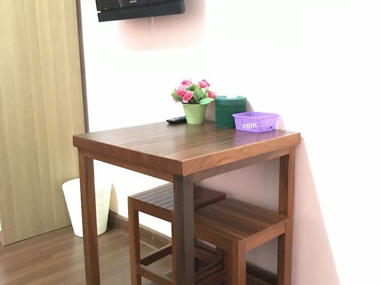 Общежитие Ponlaan Apartment