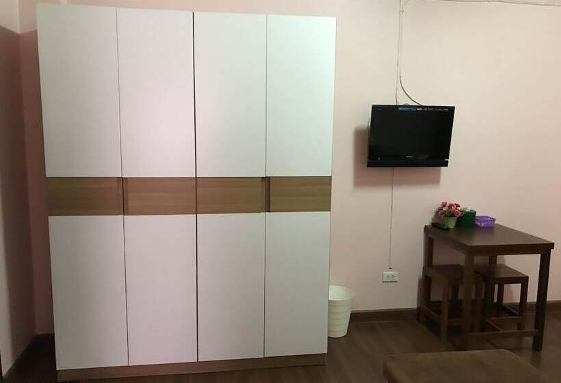 Общежитие Ponlaan Apartment