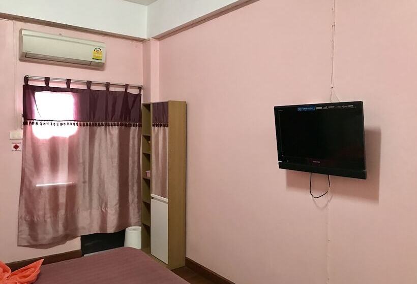 Общежитие Ponlaan Apartment