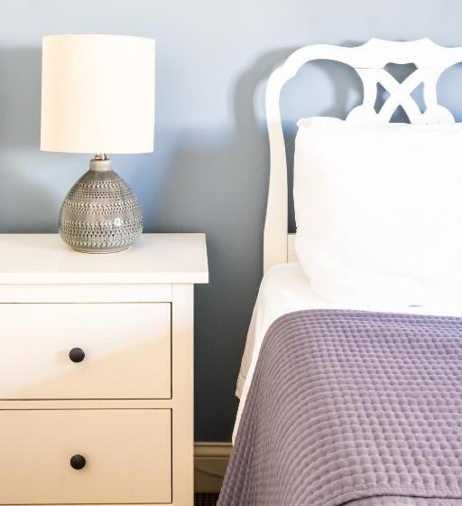 ユースホステル Rhea S Inn