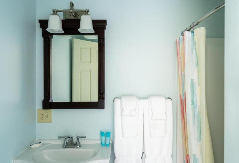 ユースホステル Rhea S Inn