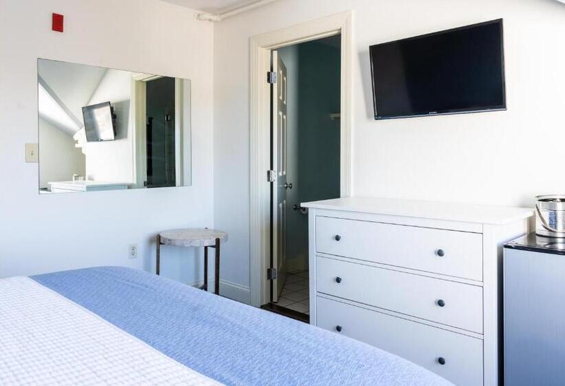 ユースホステル Rhea S Inn