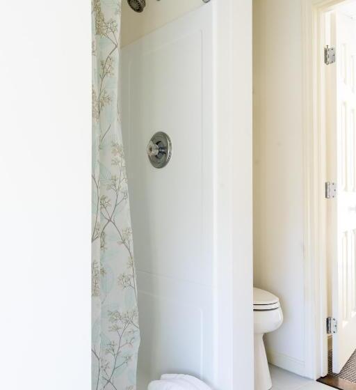 ユースホステル Rhea S Inn