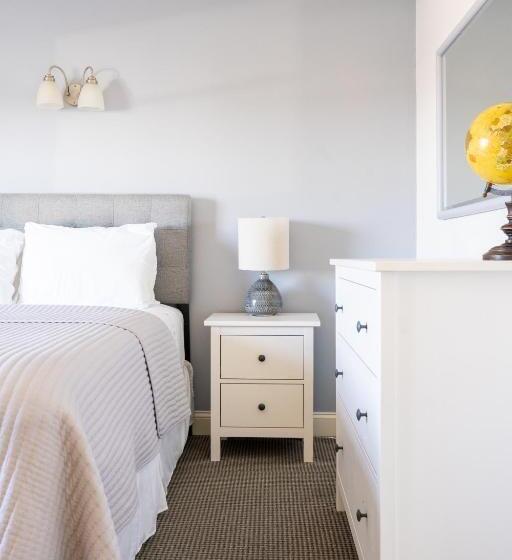 ユースホステル Rhea S Inn