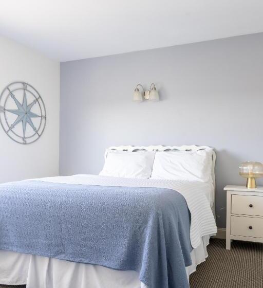 ユースホステル Rhea S Inn