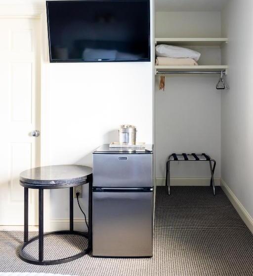 ユースホステル Rhea S Inn