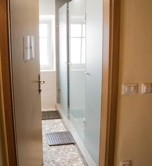 هاستل Travellers' Haven