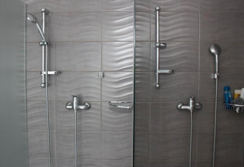 هاستل Travellers' Haven