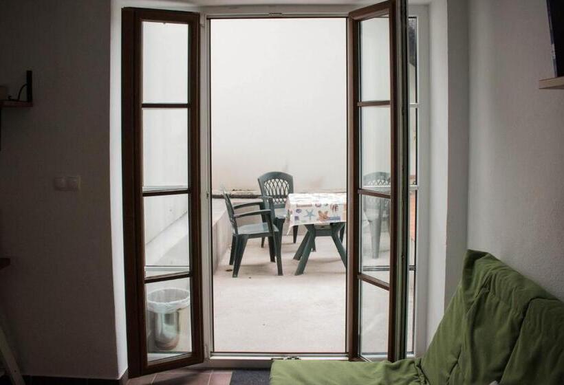 هاستل Travellers' Haven