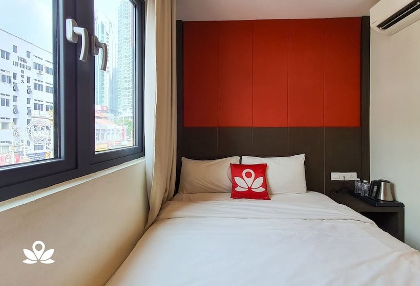 호텔 Capital O 90574 Glo