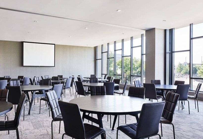 Ac By Marriott Hotel Huntsville Downtown