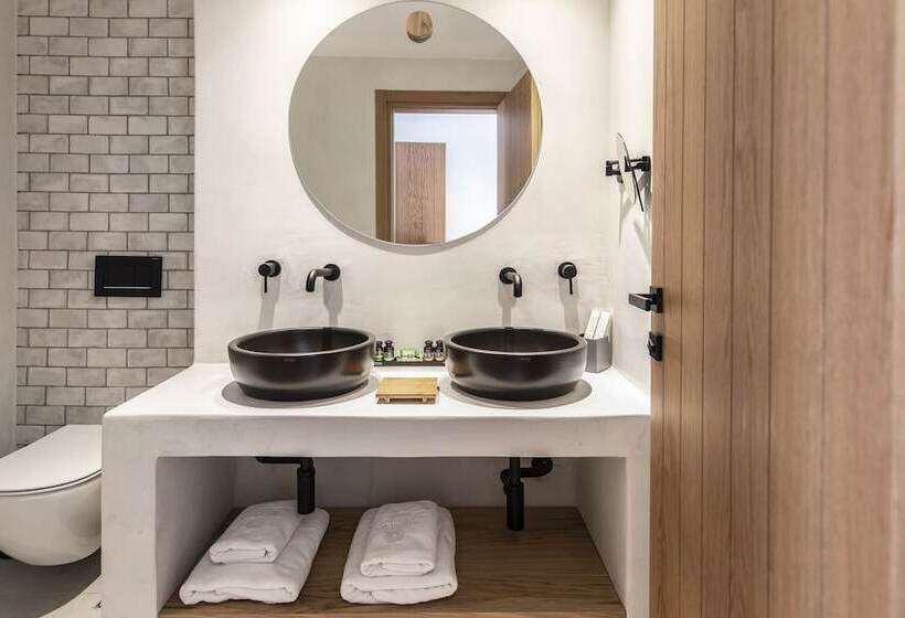 Adorno Beach Hotel And Suites