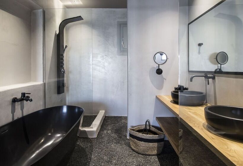 Adorno Beach Hotel And Suites