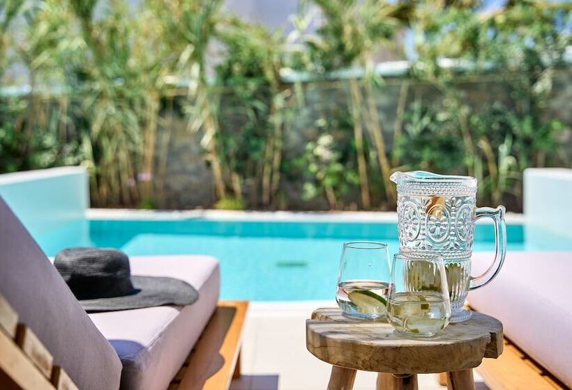 Adorno Beach Hotel And Suites